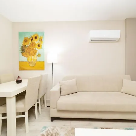 Vibrant And Central Flat With Shared Pool In Kepez Apartment *