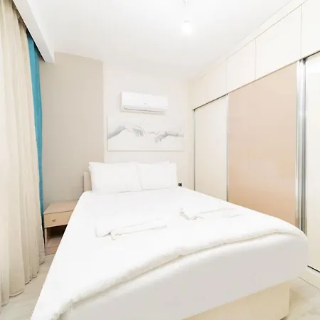 Vibrant And Central Flat With Shared Pool In Kepez Antalya